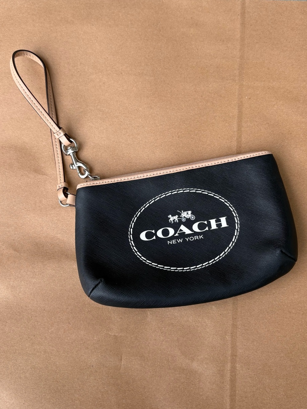 Horse & Carriage Leather Medium Wristlet!